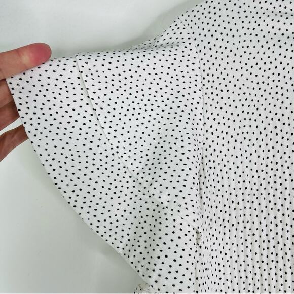 Adrianna Papell white black polka dot ruffle pleated stretch blouse top large - Picture 6 of 8